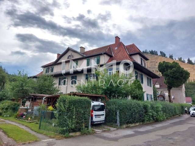 GEMÜTLICHE 3 ZIMMER DG WOHNUNG MIT GARTENANTEIL UND PARKPLATZ