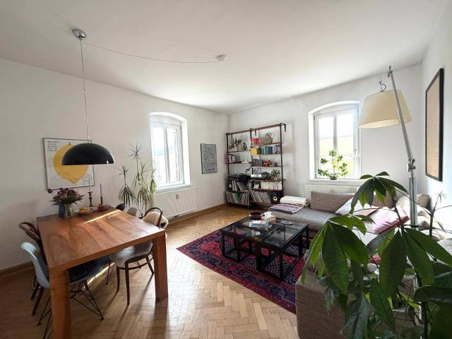 Schöne, großzügige 3 Zimmer Wohnung mit Baurecht