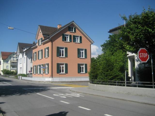 Schöne Dachwohnung im Dorfkern