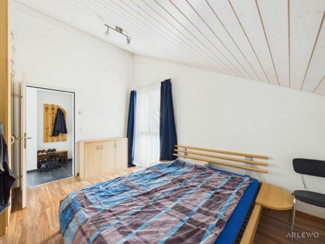 Schöne Dachwohnung inmitten der Natur