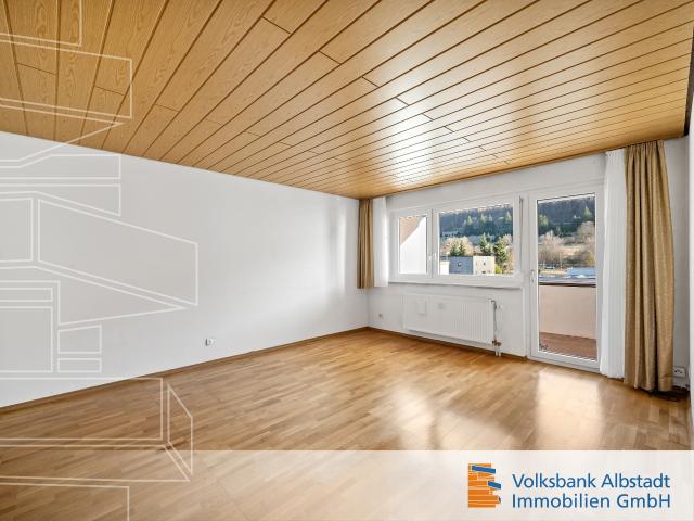 Schöne Erdgeschosswohnung mit Balkon