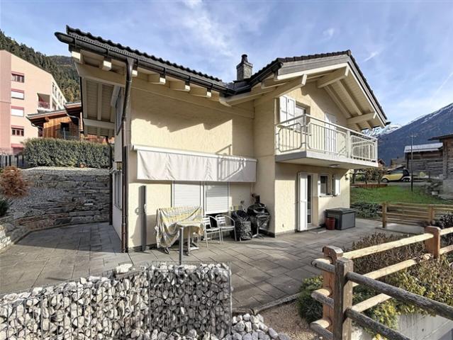 Schöne freistehende Villa – Grosszügige Räume, Charme und Ruhe