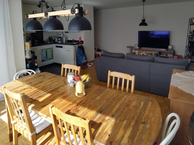 Schöne helle 3,5 Zimmerwohnung im 4. und letzten Stock mit Aufzug