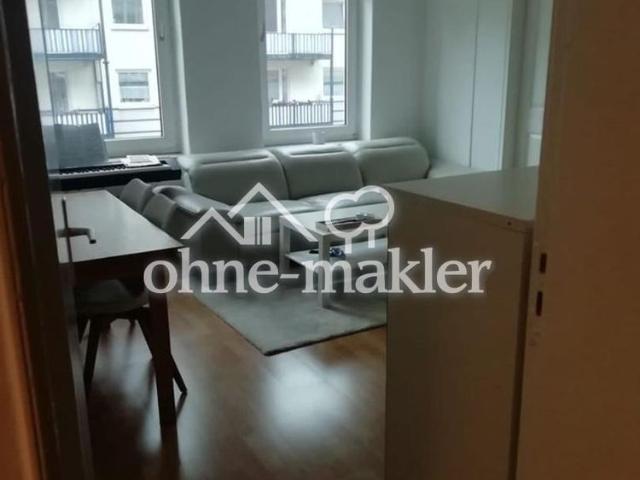 Schöne, helle Altbau 4 Zimmer Wohnung mit 2 x Bad