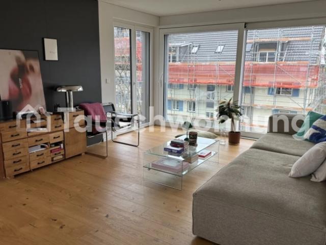 Schöne, helle Attika Wohnung