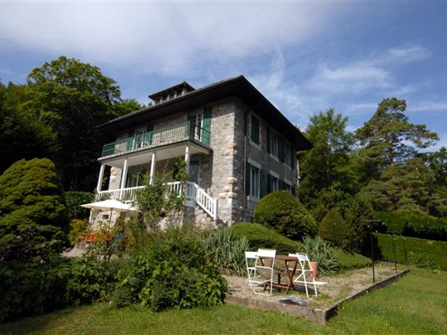 Schöne möblierte 3 Zimmer Wohnung in charmantem Genfer Haus