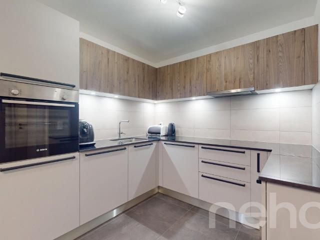 Schöne neue Wohnung mit Garten in einer kleinen Eigentumswohnung