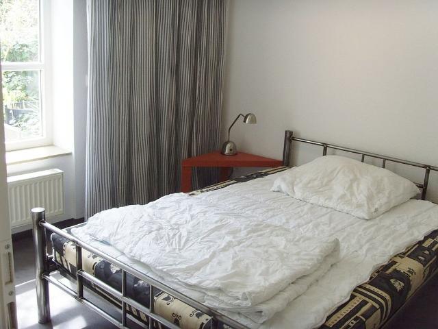 Schöne Souterrainwohnung mit Terrasse in Ruhiger Lage