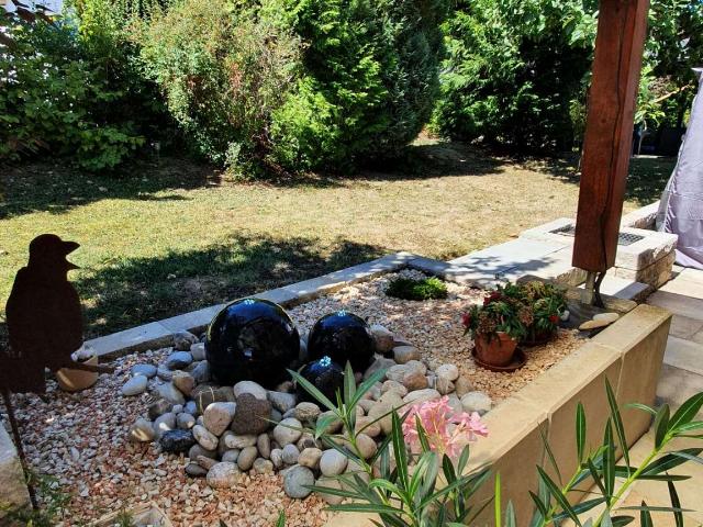Schöne sehr ruhige Lage! Großes Einfamilienhaus mit Doppelgarage in Bad Rappenau Heinsheim