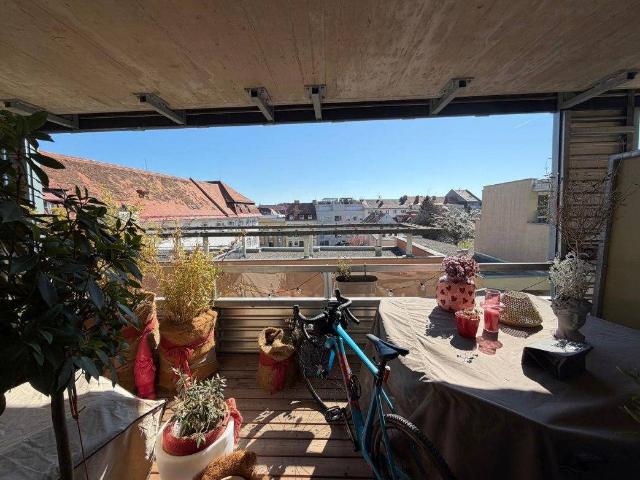 Schöne Stadtwohnung mit Parkplatz großer Balkon mit Sonnenaufgang verfügbar ab 01.07.2026