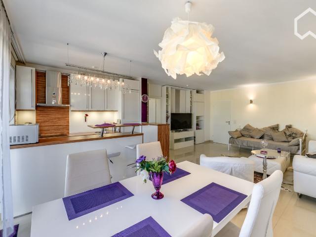Schöne Wohnung, hochwertig eingerichtet