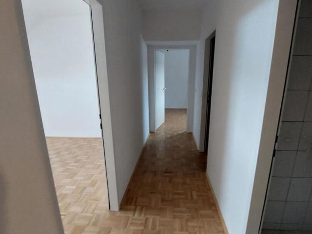3 Monate mietreduziert* Schöne Wohnung mit Loggia und Parkplatz