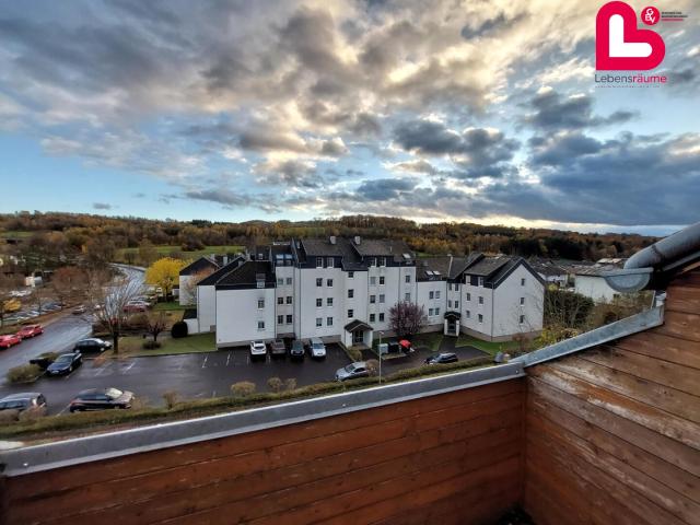 Schöne Wohnung mit Loggia und Parkplatz