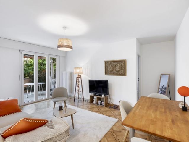 Schöne Wohnung mit Terrasse in Pully