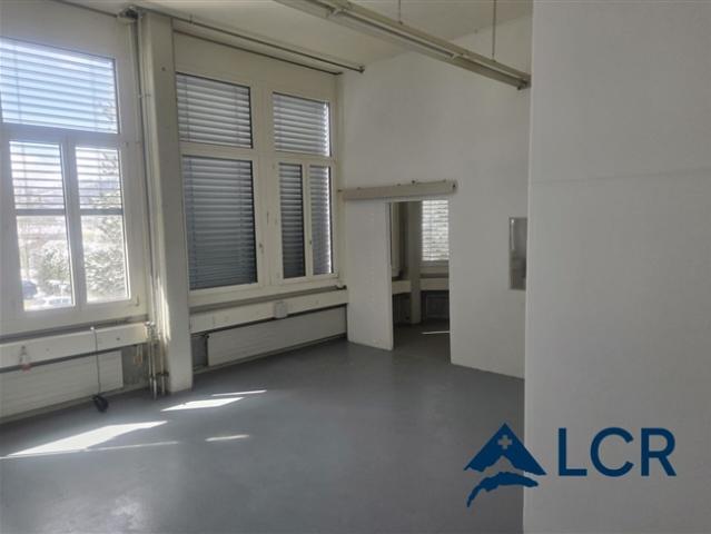 Schöne Werkstatt von 150 m² in La Chaux de Fonds