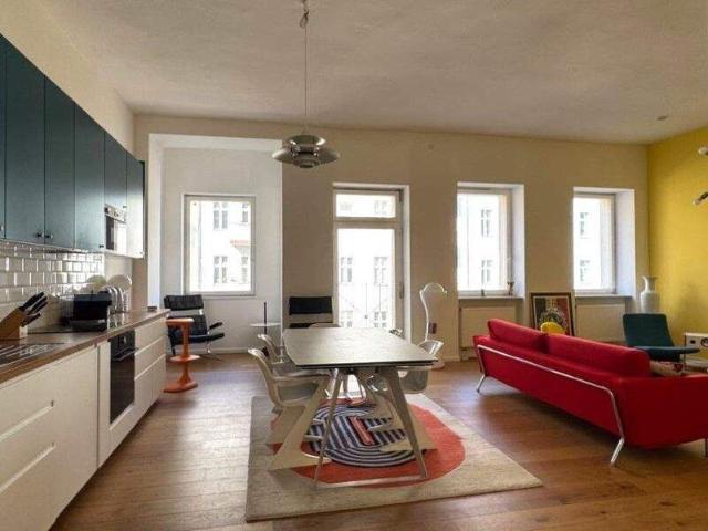 Schöne und helle Wohnung mit Design Einzelmöbeln! Nähe Schloß Charlottenburg!