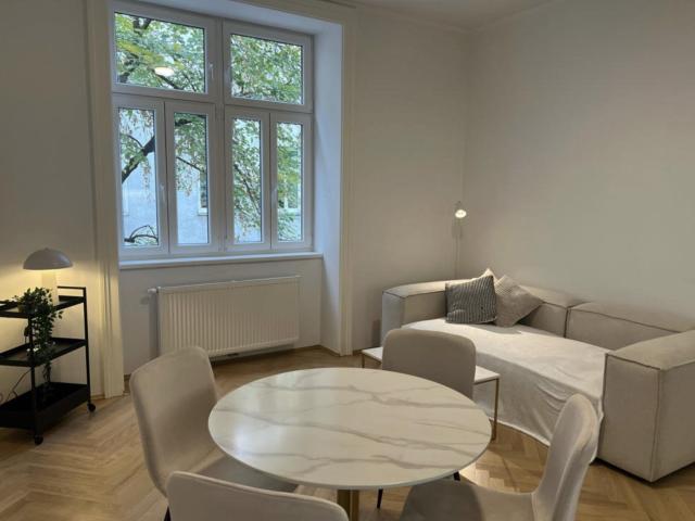 Schöne und ruhige 2 Zimmer Wohnung nähe Kollwitzpark