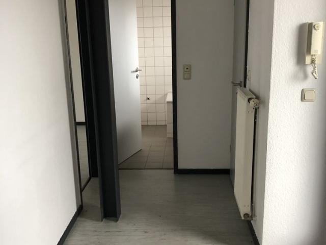 Schöne zentral gelegene 2 Zimmer Wohnung B Schein erforderlich
