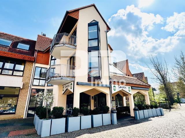 R eserviert!Schöne zentral gelegene Wohnung mit großem Balkon und Tiefgaragenstellplatz