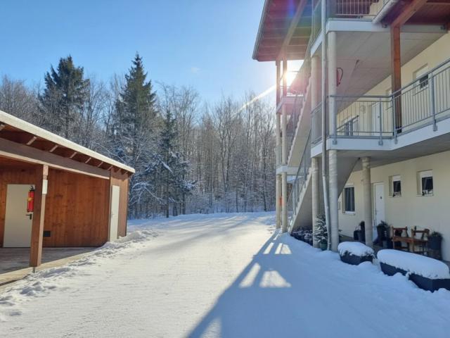 Schöner Naturblick sonnige 3ZI mit großem Balkon, Carport