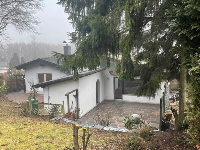 Schöner Bungalow, 4ZKBB, 2 Terrassen, Garage