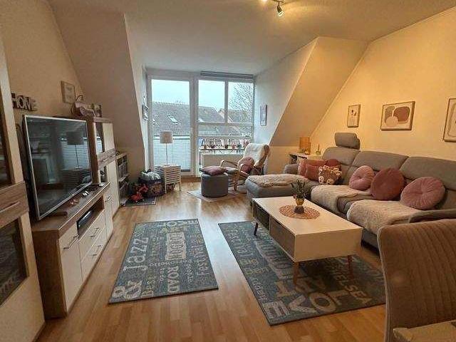 Schöner Wohnen in Norderstedt Garstedt! Exlusive 2 Zimmer DG Wohnung mit Balkon zu vermieten!