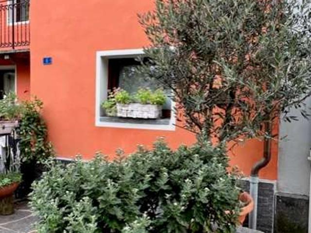 Schönes Mehrfamilienhaus