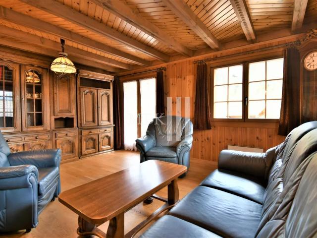 Schönes Chalet im Zentrum des Dorfes zu verkaufen