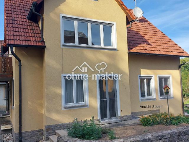 Schönes Ein /Zweifamilienhaus mit Nebengebäuden