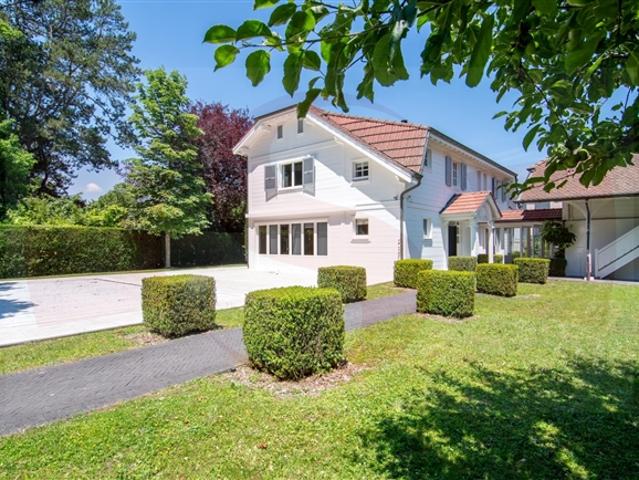 Schönes Einfamilienhaus komplett renoviert