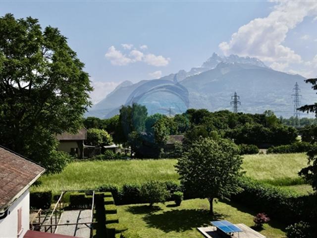 SCHÖNES EINFAMILIENHAUS MIT CHARAKTER