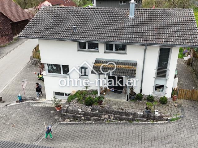 Schönes Einfamilienhaus mit tollem Grundstück im Grünen