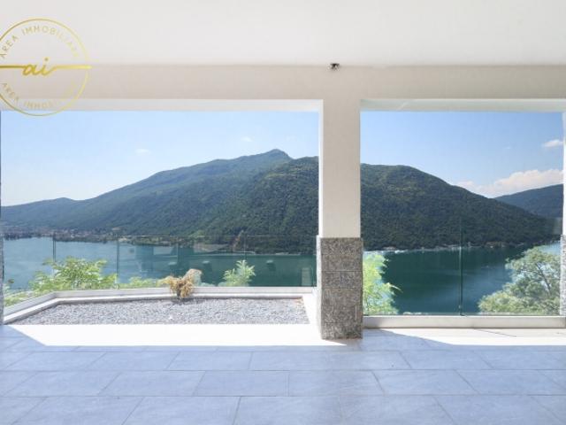 SCHÖNES FREISTEHENDES HAUS MIT SEEBLICK IN ROVIO