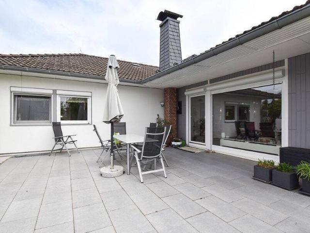 Schönes, gepflegtes Einfamilienhaus mit Einliegerwohnung.