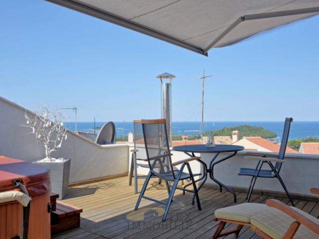 Schönes Haus mit Panoramablick in Vrsar