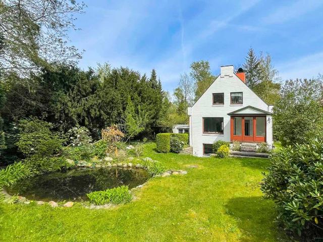 Schönes Haus mit parkähnlichem Grundstück 1060 m² Top Lage in Hamburg Rissen