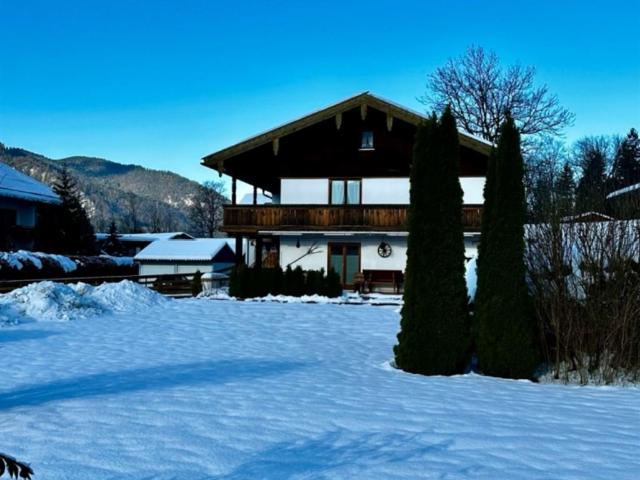 SCHÖNES HAUS MIT 5 WOHNUNGEN, 4 WOHNUNGEN ZUR EIGENNUTZUNG!