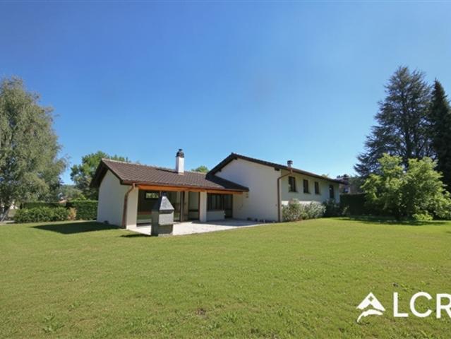 Schönes Haus mit 7 Zimmern / 5 Schlafzimmern / Garten und Terrasse