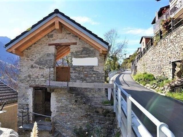 Schönes rustikales Haus mit Vorentwurf in sehr sonniger Lage / schönes Rustic zum Fertigstellen an sehr schöner Aussichtslage