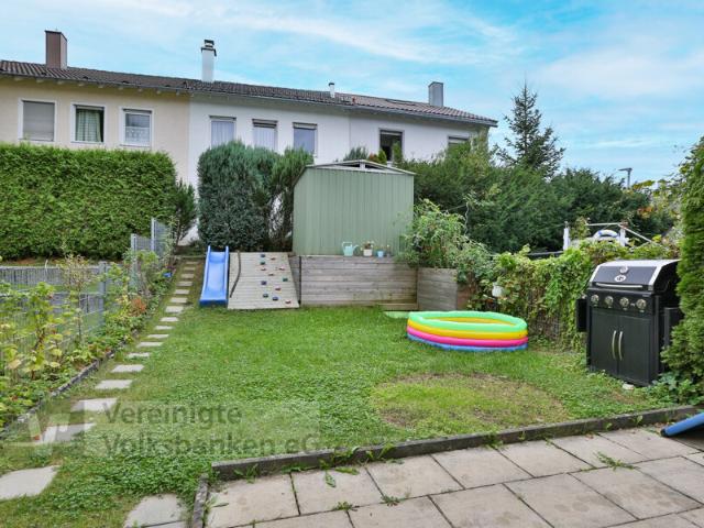 Schönes Reihenmittelhaus mit schönem Garten und Garage in TOP Lage!