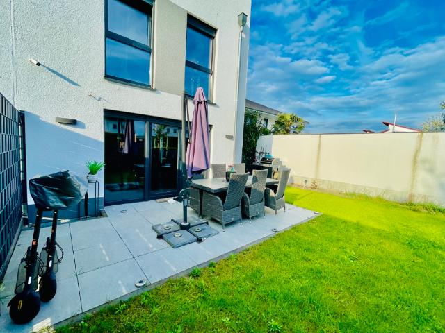 Schönes Reihenendhaus mit Dachterrasse und zwei PKW Stellplätzen in naturnaher Lage Riedstadt Goddel