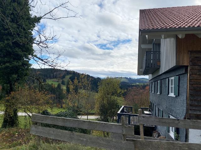 Schönes, saniertes Bauernhaus mit 3 WE bei Grünenbach zum Wohlfühlen, auch für Vermietung geeignet