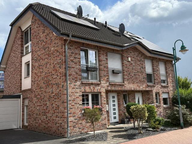 Schönes und hochwertig eingerichtetes Haus in Duisburg Bergheim