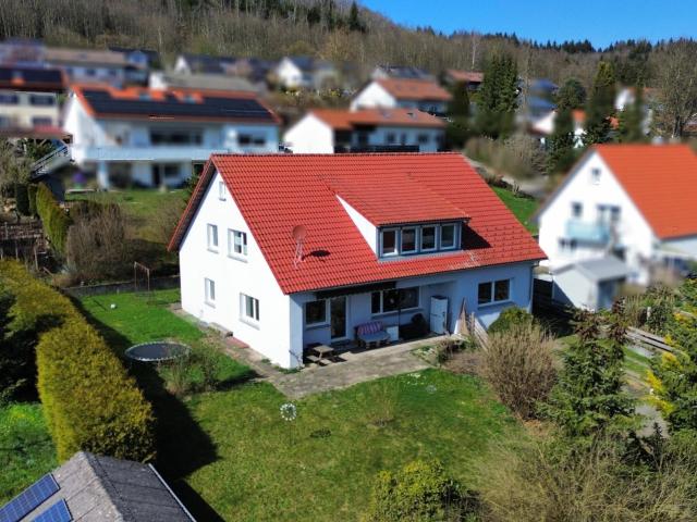 Schönes, vermietetes Zweifamilienhaus in Dorflage bei Leutkirch im Allgäu