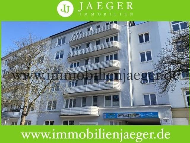 Schönes Winterhude Nähe Alsterkanal Altbau 3 Zimmer ETW mit Balkon, Holzdielen, Wohnküche, 1.OG