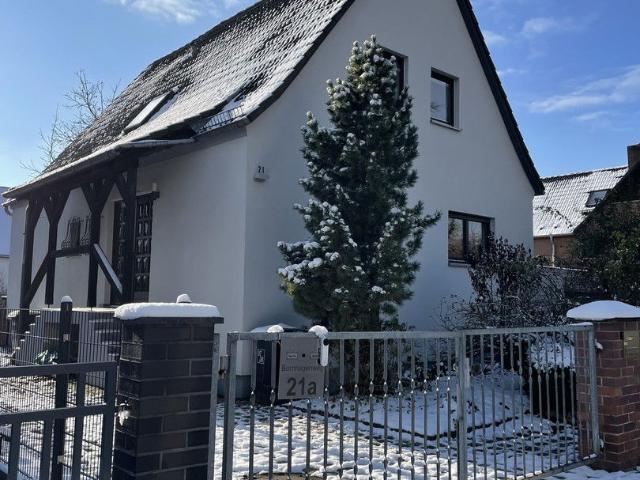 Schönes Wohnhaus mit Einliegerwohnung im grünen Süden Berlins