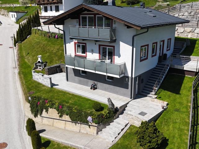 Schönes Wohnhaus in sonniger Lage