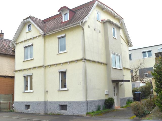 Schönes 2 Familien Stadthaus mit Garage und Garten