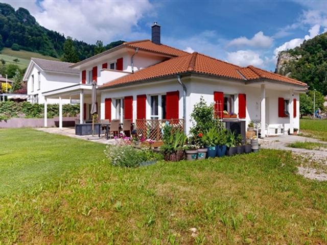 Schönes 4.5 Zimmer Einfamilienhaus mit 2.5 Zimmer Einliegerwohnung