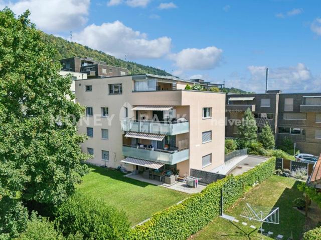 Schönes 4.5 Zimmer Wohnung mit Balkon